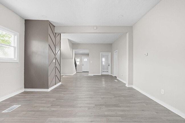property at 2933 Winthrop Ave