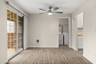 Willow Hill Apartments in Puyallup, WA - Building Photo - Building Photo