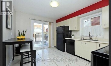 71 Ecclestone Dr in Brampton, ON - Building Photo - Building Photo