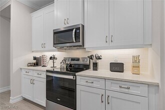 379 Grace Bay Ln in Naples, FL - Building Photo - Building Photo