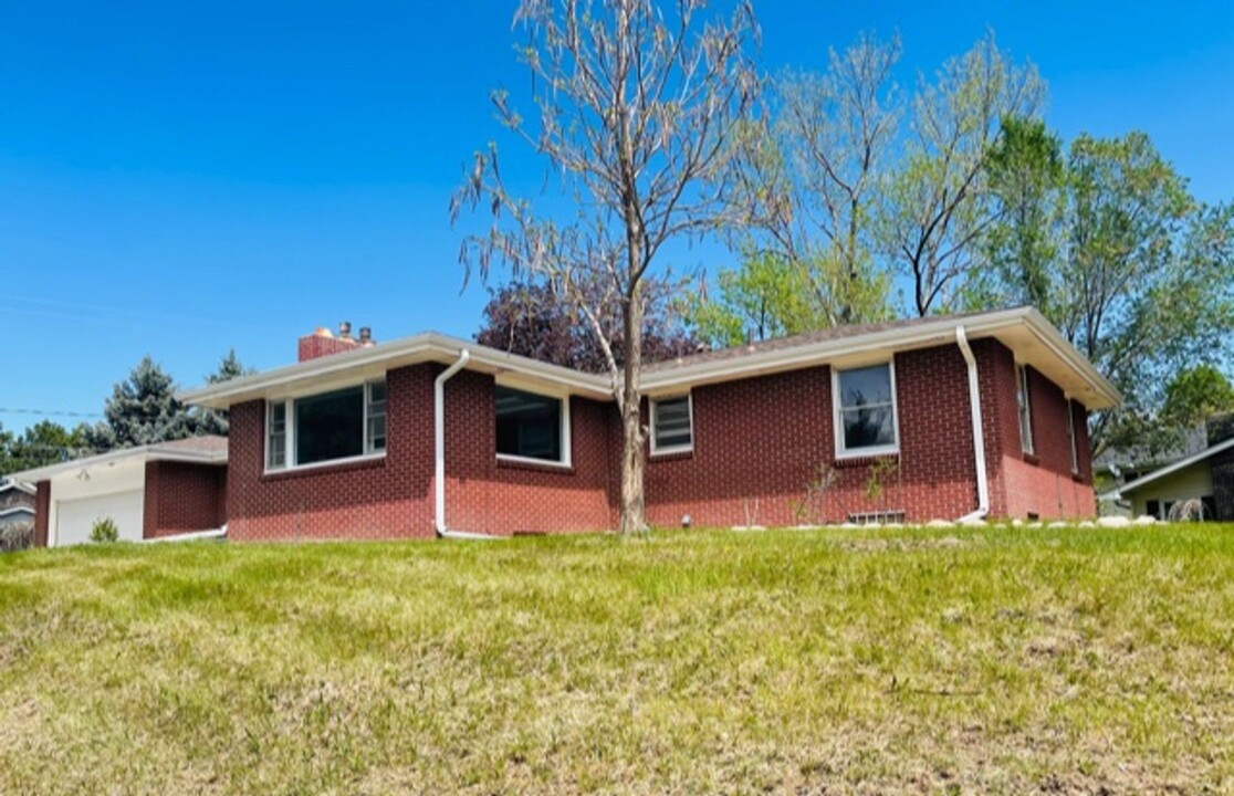 2129 W 24th Street Rd in Greeley, CO - Building Photo