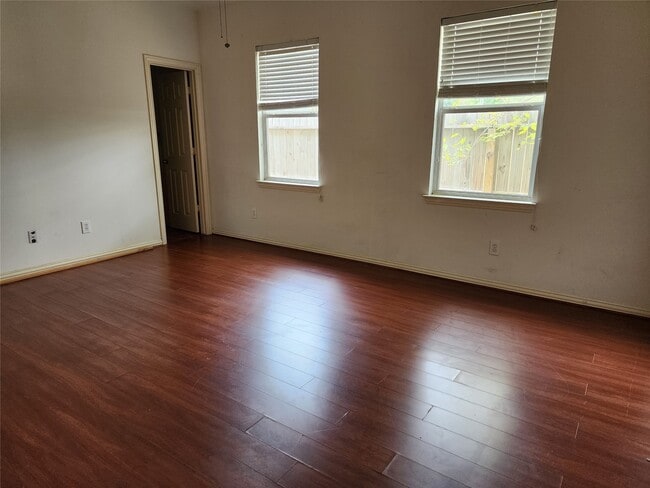 15427 Lucky Star Dr