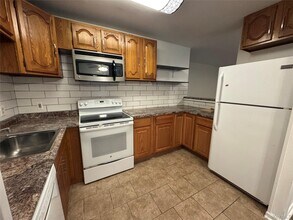 33 Scarborough Ln in Wappingers Falls, NY - Building Photo - Building Photo