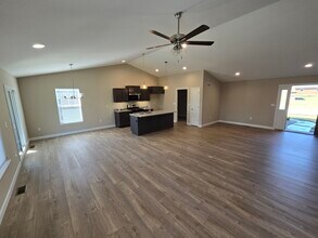 2610 Cherry Farms Dr in Maryville, IL - Foto de edificio - Building Photo