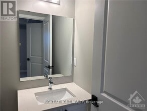 26 Limnos Ln in Ottawa, ON - Building Photo - Building Photo