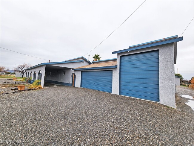 property at 2220 W Bell Vista Ave