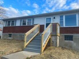 212 Taylor St in Lexington, VA - Building Photo