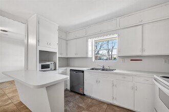 703 Coryell St in League City, TX - Building Photo - Building Photo