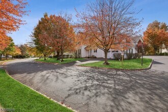 12 Hansom Rd in Bernards, NJ - Building Photo - Building Photo