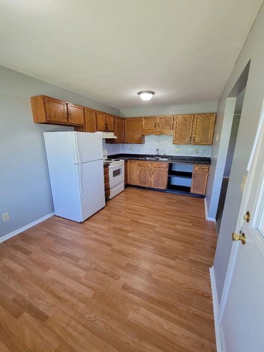 872 Gordon Smith Blvd in Hamilton, OH - Building Photo
