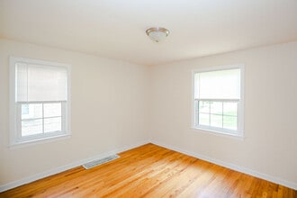 4245 W Nelson St-Unit -4245-1 in Chicago, IL - Building Photo - Building Photo