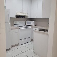 9370 SW 24th St in Miami, FL - Building Photo - Building Photo