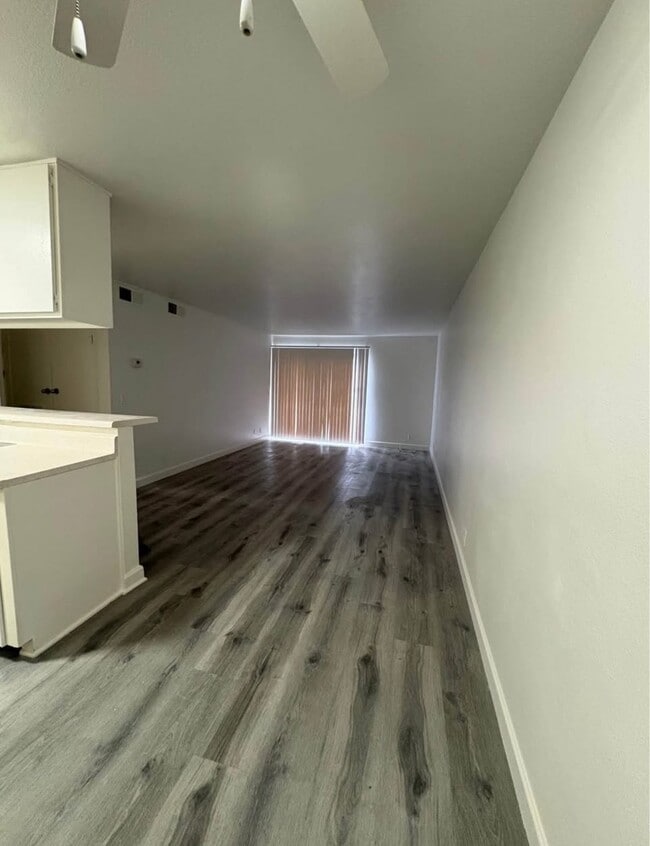 7040 Haskell Ave, Unit 106