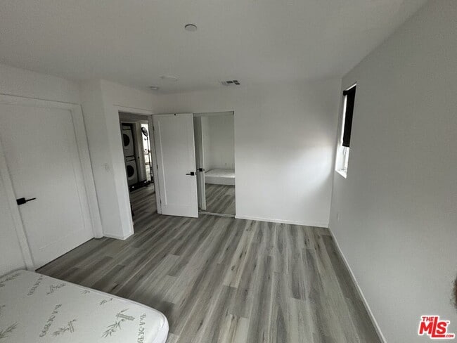 property at 1224 1/2 Alexandria Ave