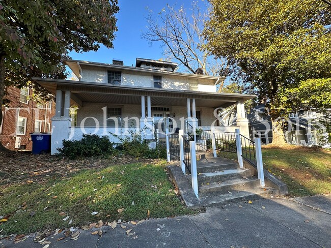 666 N Spring St in Winston-Salem, NC - Building Photo - Building Photo