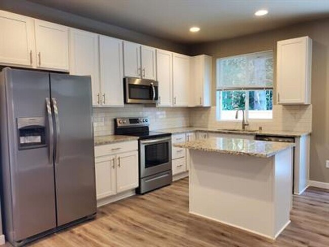 6912 Liberty Ln in Tumwater, WA - Building Photo - Building Photo