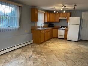 305 Idaho St in Lindenhurst, NY - Foto de edificio - Building Photo