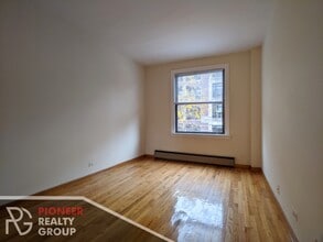 634 W Barry Ave, Unit 408 in Chicago, IL - Building Photo - Building Photo