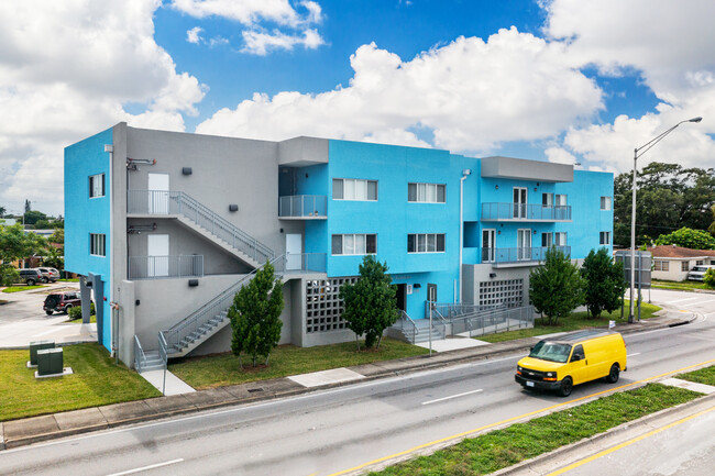 LeJeune Gardens in Hialeah, FL - Building Photo - Primary Photo