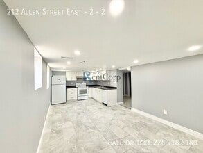 212 Allen St E in Waterloo, ON - Building Photo - Building Photo