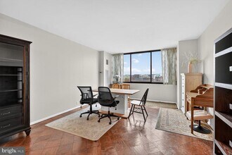 2700 Virginia Ave NW in Washington, DC - Building Photo - Building Photo