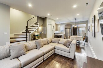 2339 N Drake Ave in Chicago, IL - Building Photo - Building Photo