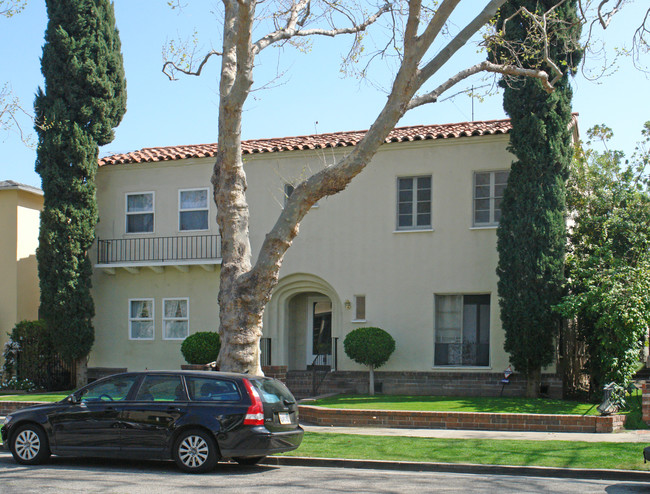 9932 Robbins Dr in Beverly Hills, CA - Foto de edificio - Building Photo