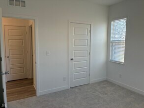 2835 Woods Edge Dr in Greenwood, IN - Building Photo - Building Photo