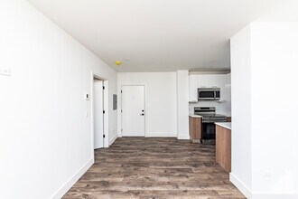 1555 W Hollywood Ave, Unit 53-314 in Chicago, IL - Building Photo - Building Photo