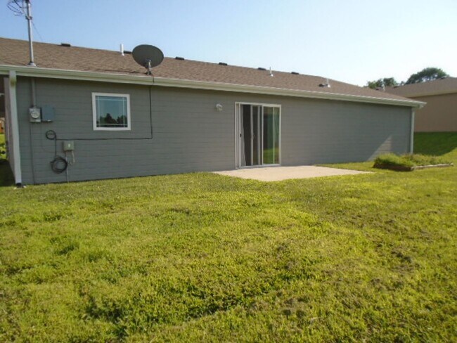 114 Allen Hill Dr in Ogden, KS - Building Photo - Building Photo