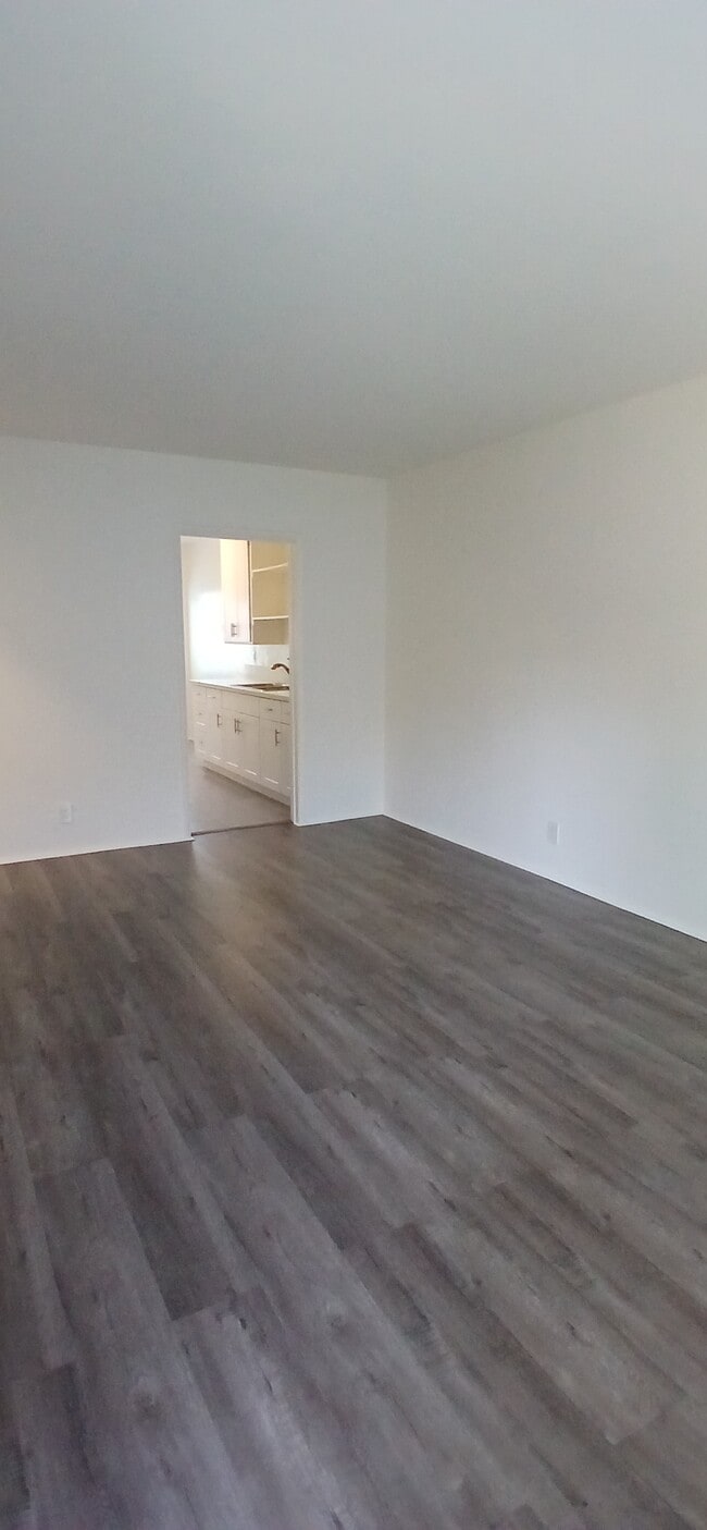 1728 N Hollywood Way, Unit A in Burbank, CA - Building Photo - Building Photo