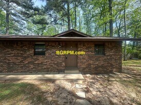 1515 Pine Dr in Jacksonville, AR - Building Photo