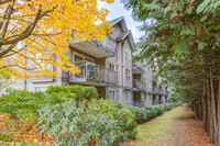 Delair Court Apartments in Abbotsford, BC - Building Photo - Building Photo