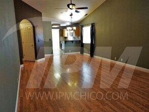 8 Wyndham Ct in Chico, CA - Building Photo - Building Photo