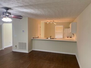 Donahue Crossing in Auburn, AL - Foto de edificio - Building Photo