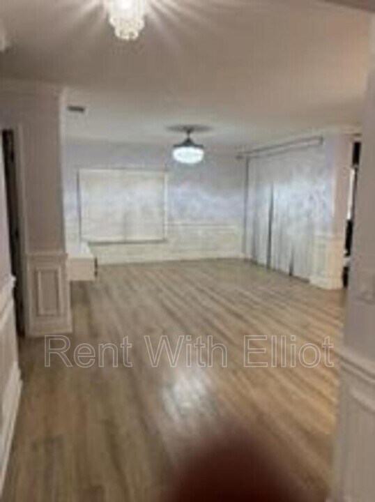 655 SW 111th Way in Pembroke Pines, FL - Building Photo