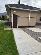 2205 Quincy Ave in Ogden, UT - Foto de edificio - Building Photo
