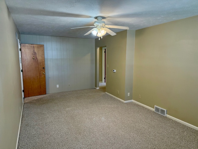 2205 Adams Ave in Huntington, WV - Foto de edificio - Building Photo