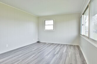 2322 Clearview Dr in Warren, OH - Building Photo - Building Photo