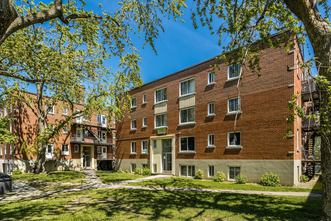 1395 Ouimet Rue in Montréal, QC - Building Photo