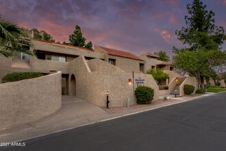 7316 N Vía Camello Del Norte-Unit -103 in Scottsdale, AZ - Foto de edificio - Building Photo