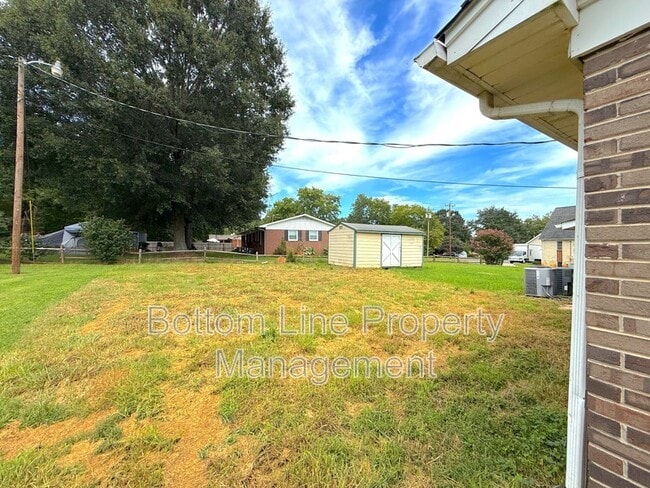 2132 Brookneal Dr in Gastonia, NC - Building Photo - Building Photo