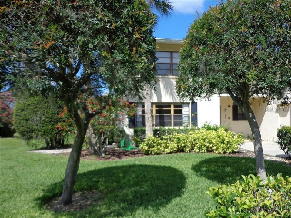 7070 Fairway Bend Ln in Sarasota, FL - Building Photo