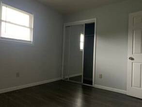 1117 Pam Dr in Chesterton, IN - Foto de edificio - Building Photo