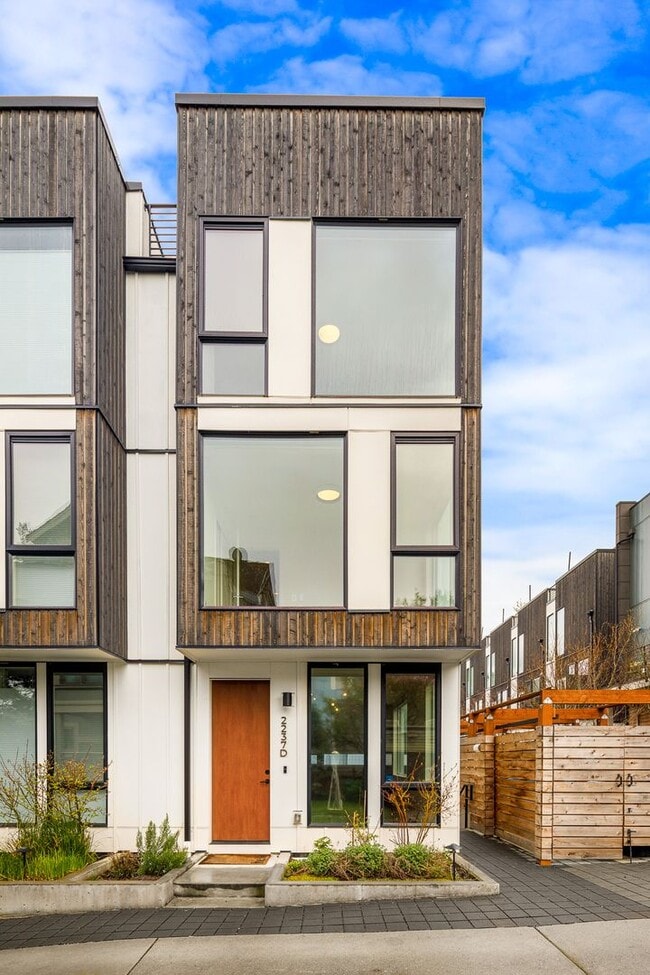 2237D Minor Ave E in Seattle, WA - Building Photo - Building Photo