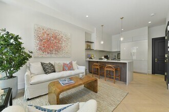112 Charles St in Boston, MA - Building Photo - Building Photo