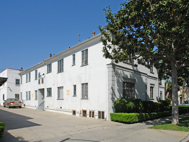 225 S Arnaz Dr in Beverly Hills, CA - Building Photo - Building Photo