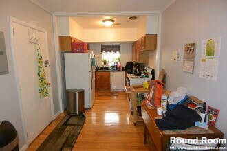 178 Lake Shore Rd, Unit 4 in Boston, MA - Building Photo - Building Photo