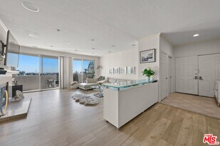 11535 Rochester Ave in Los Angeles, CA - Building Photo