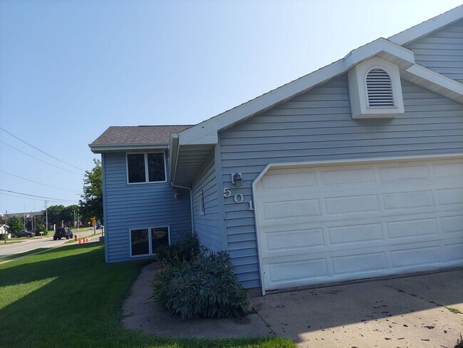 501-503 Stonegate Dr in Kimberly, WI - Building Photo - Building Photo